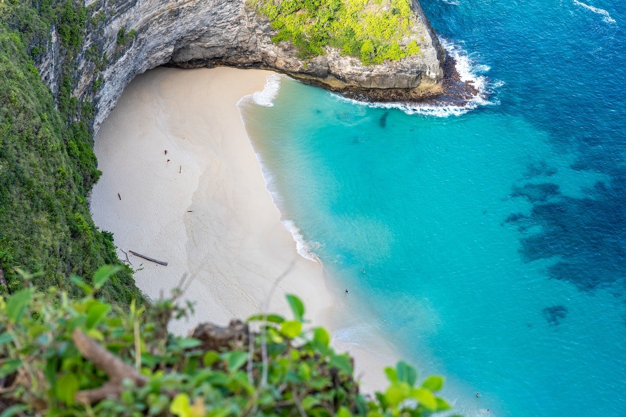 Bahía de las Águilas Tour